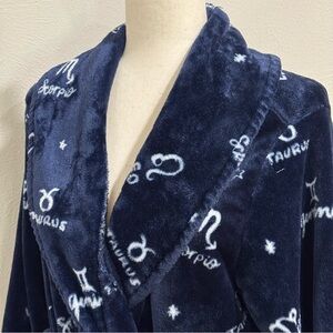 Sonoma Navy Zodiac Plush Robe Size M